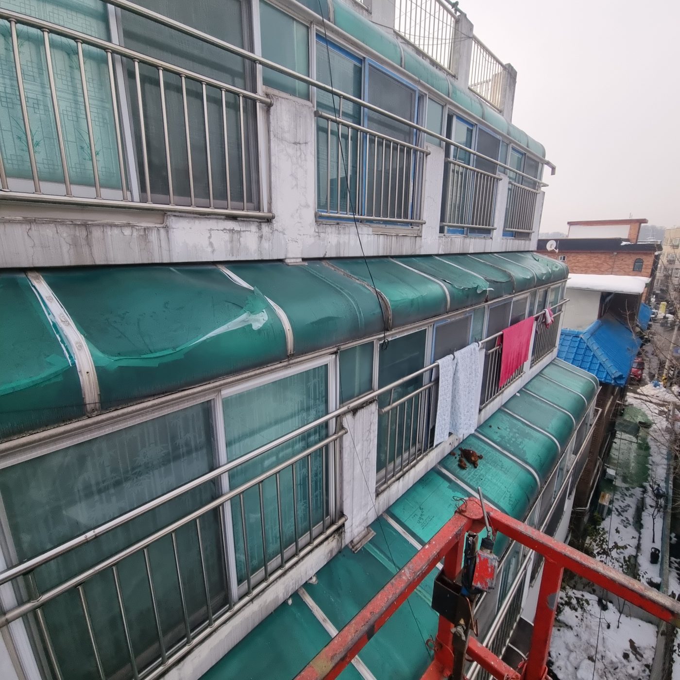 미사 다세대 발코니 렉산 어닝 손상 전